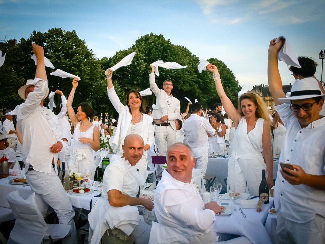 Biała kolacja z Winnicą Mazovia